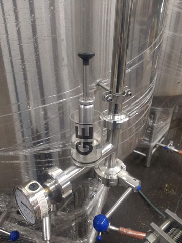 Fermentation bung with airlock